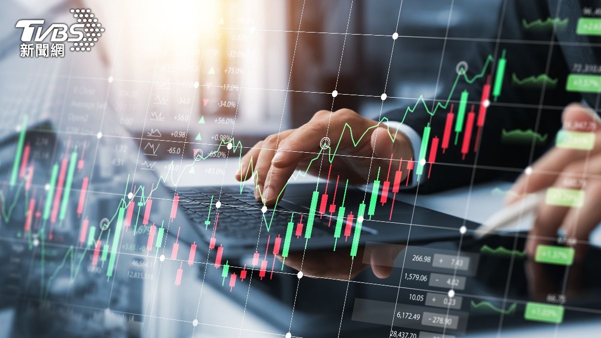 永豐中國科技50大ETF（00887）出現大幅溢價，有金管會找永豐投信總經理濮樂偉喝咖啡的傳言。（示意圖／shutterstock達志影像）