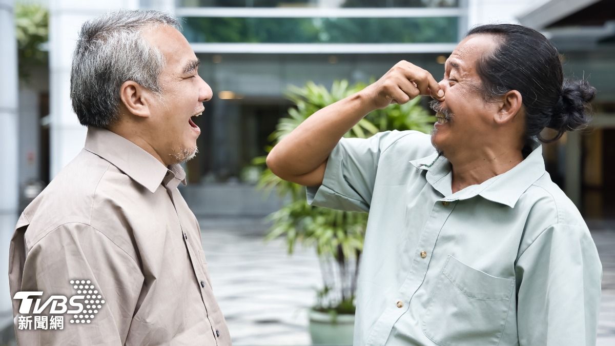 「老人味」是許多老人都會出現的味道。（示意圖／shutterstock 達志影像）