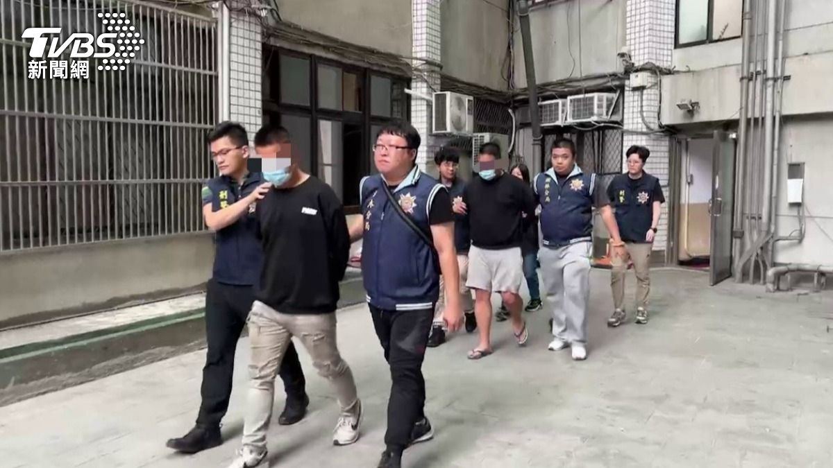 警方搗破販毒集團，逮捕黃男等3人。（圖／TVBS）