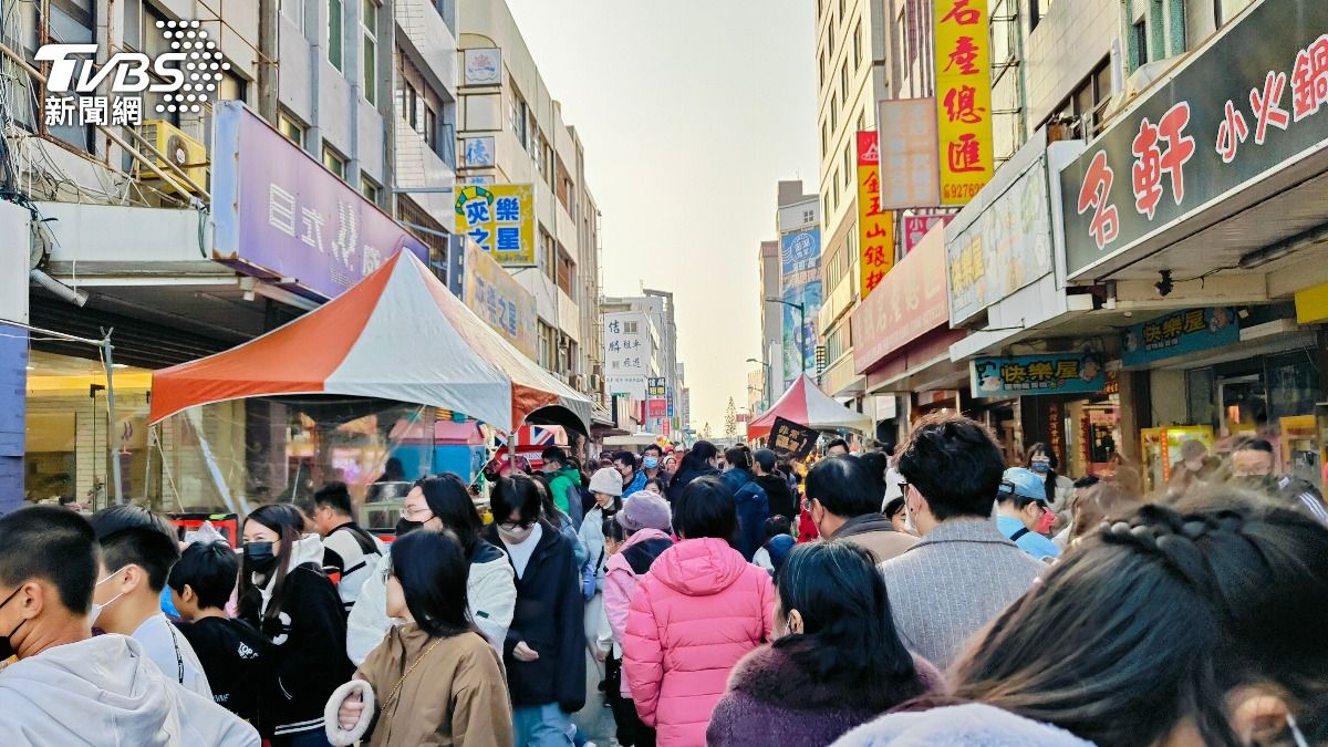 國發會今（17）日發布人口推估，推估到2070年總人口降至1497萬。（示意圖／shutterstock達志影像）