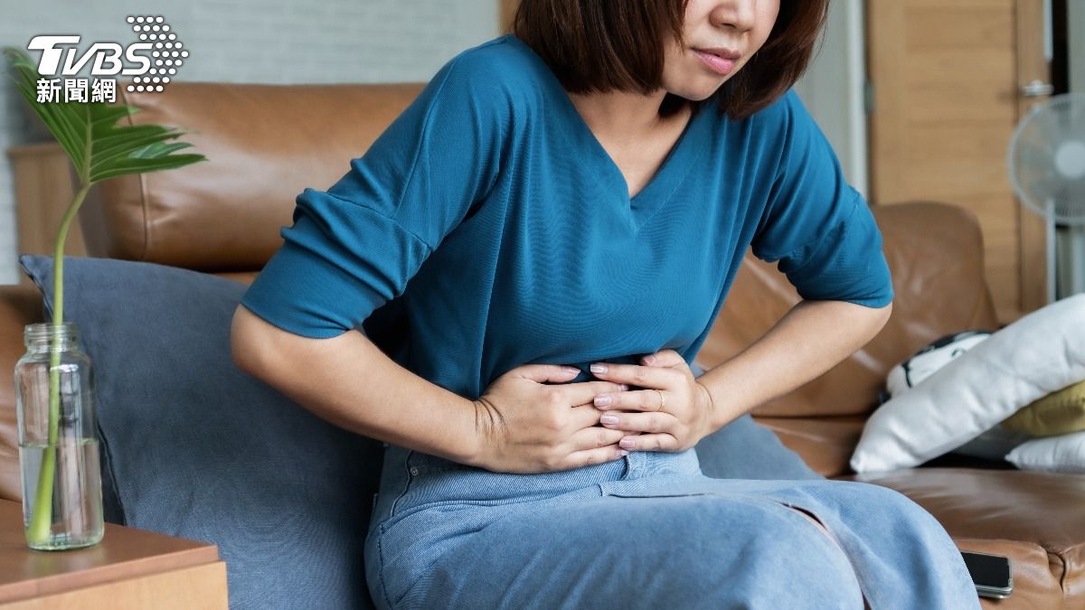 生理期來時身體不適，還要擔心經血沾到衣褲。（示意圖／shutterstock達志影像）