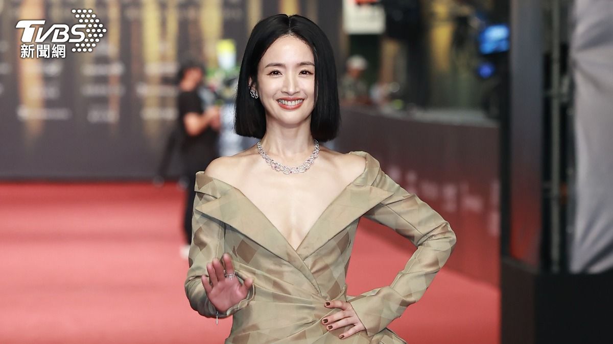 林依晨今晚紅毯罕見大尺度露溝。（圖／TVBS娛樂組攝）