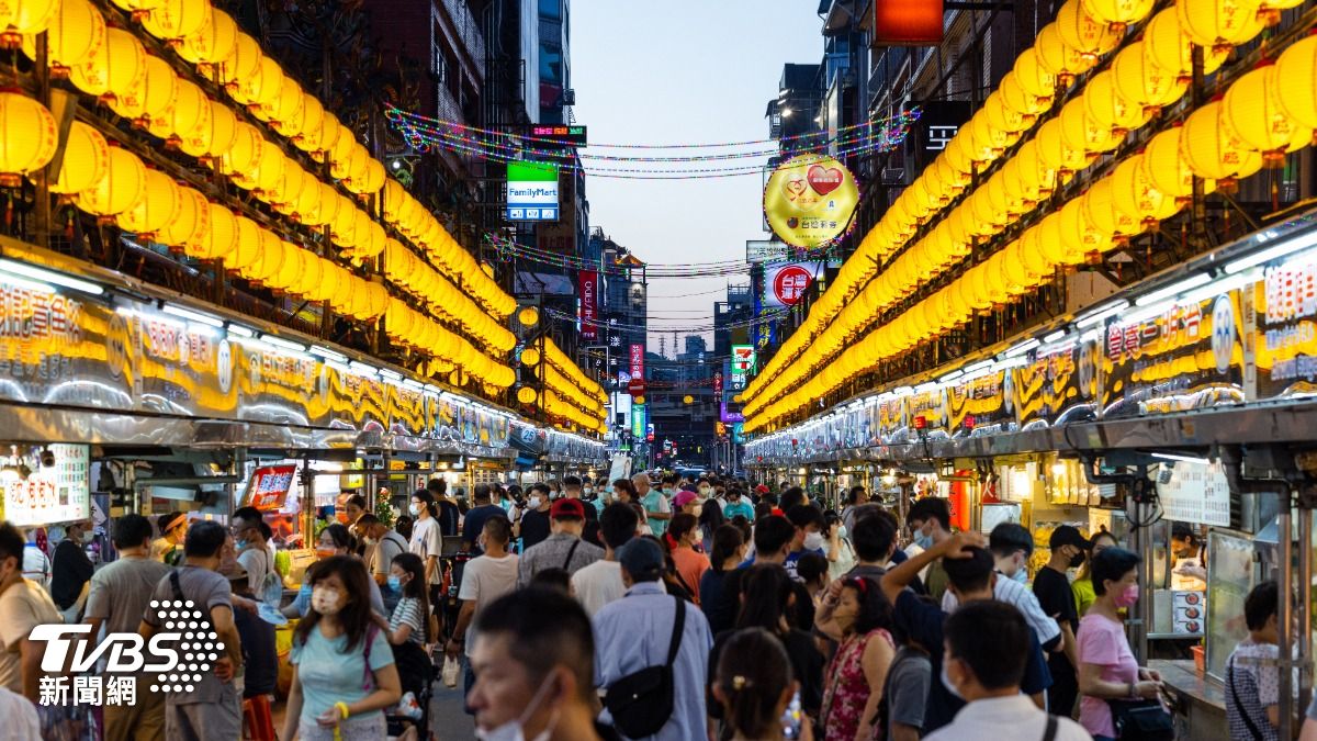 網友發現，基隆人約朋友見面會說「去街上」。（示意圖／shutterstock達志影像）