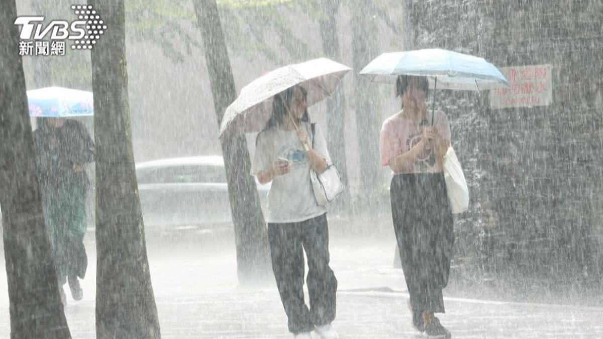 大雨特報。（示意圖／黃城碩攝）