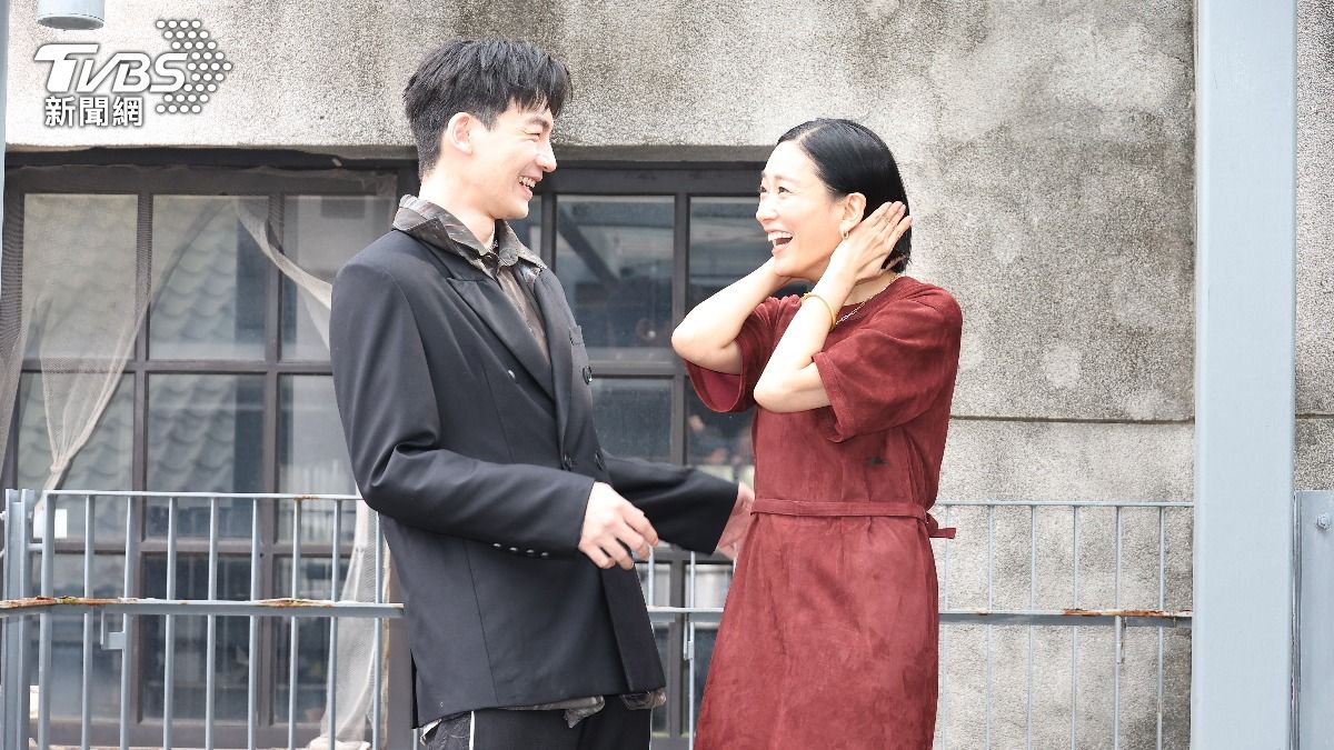 張洛偍（左）對視水川麻美電眼一秒臉紅。（圖／張哲鳴攝）