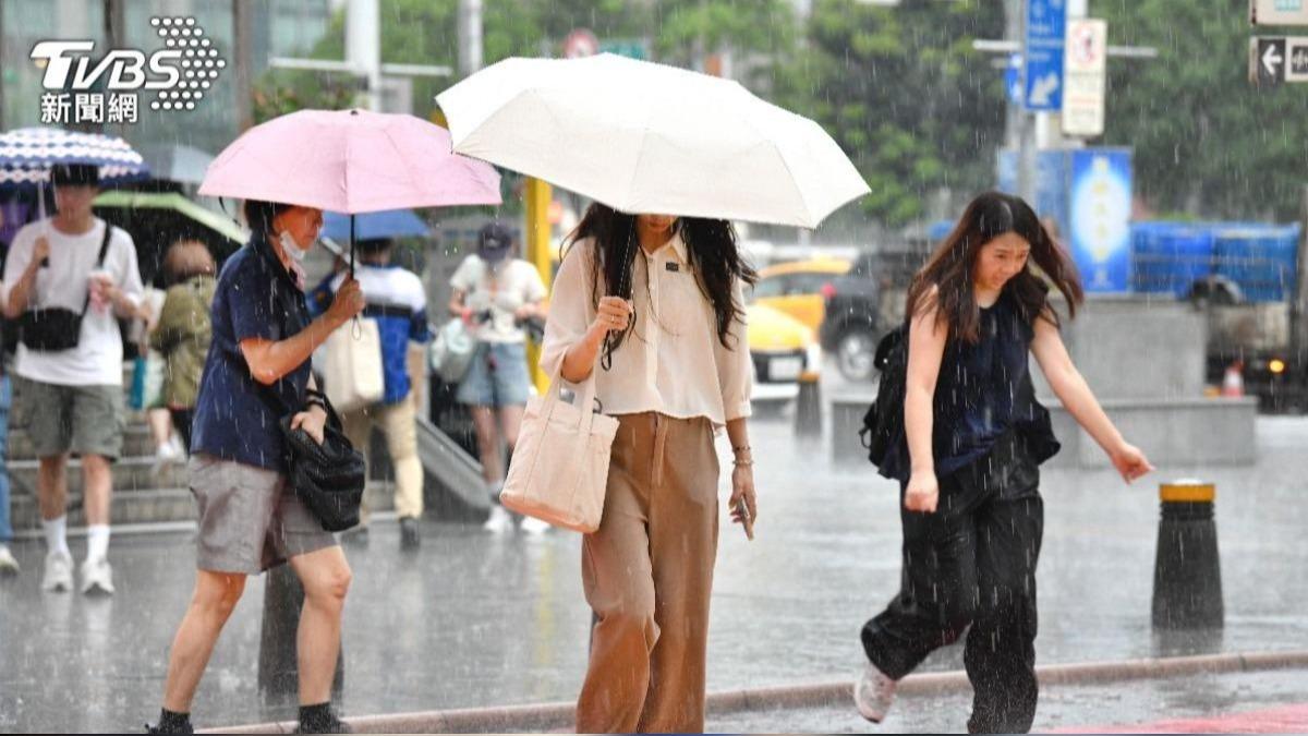 受東北季風影響，台北市及宜蘭縣山區有局部豪雨，大台北、基隆北海岸及宜蘭地區有局部大雨發生的機率。（示意圖／胡瑞麒攝）