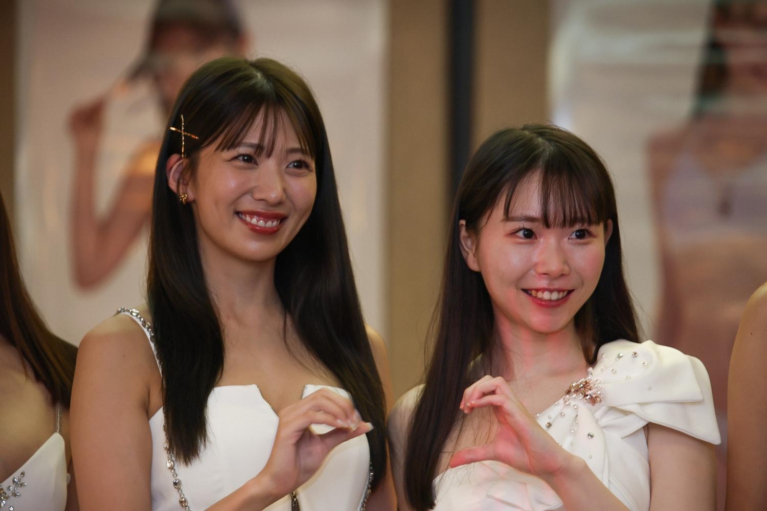 山岸綺花（左）、藤田梢過去都曾有拍女女片的經歷。（圖／IM Adult成人選物提供）