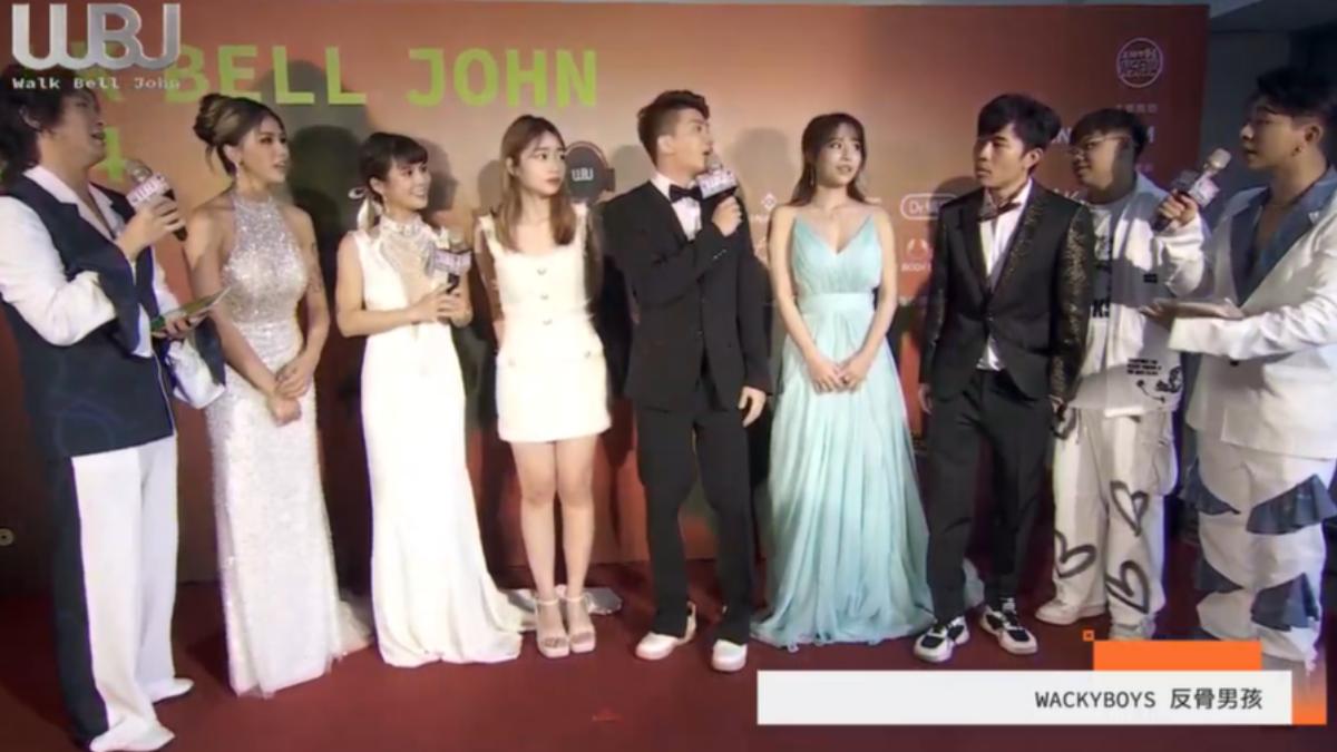 酷炫替身（右二）被網友吐槽超不像。（圖／翻攝自走鐘獎直播YT）