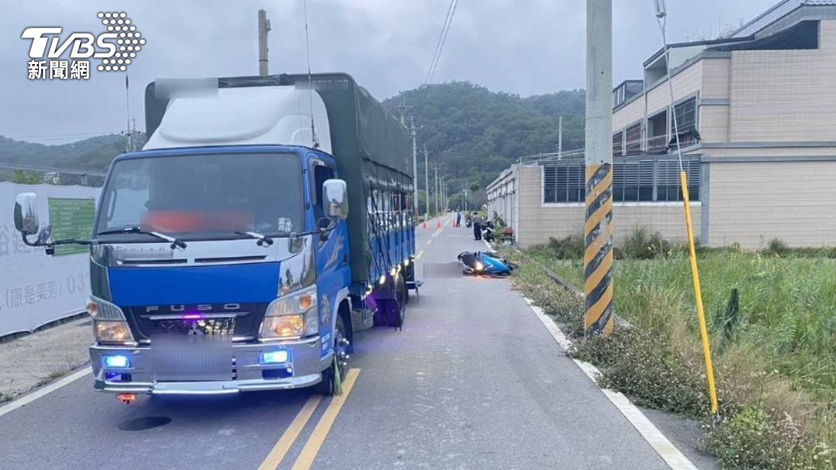 吳姓信徒與酒駕貨車發生擦撞，當場身亡。（圖／TVBS）