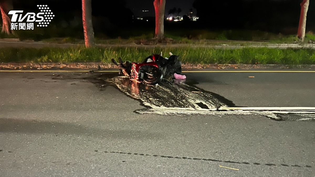 台東一對祖孫騎車被猛撞，其中7歲男童因全身多處骨折當場命危。（圖／TVBS）