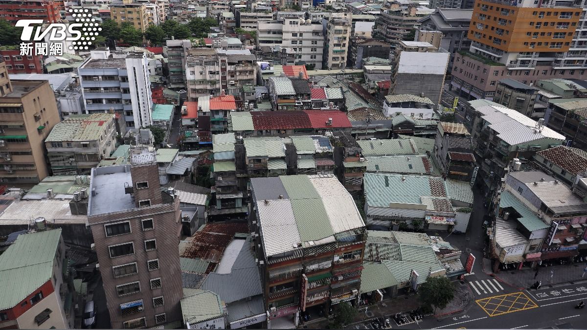 受信用管制政策影響，10月房市交易量呈現溜滑梯。（圖／TVBS）