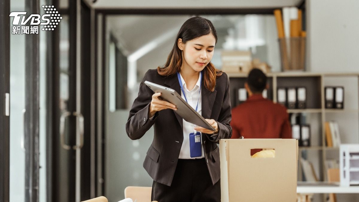 網友月薪5萬元，公司氛圍很好卻仍想離職。（示意圖／shutterstock達志影像）