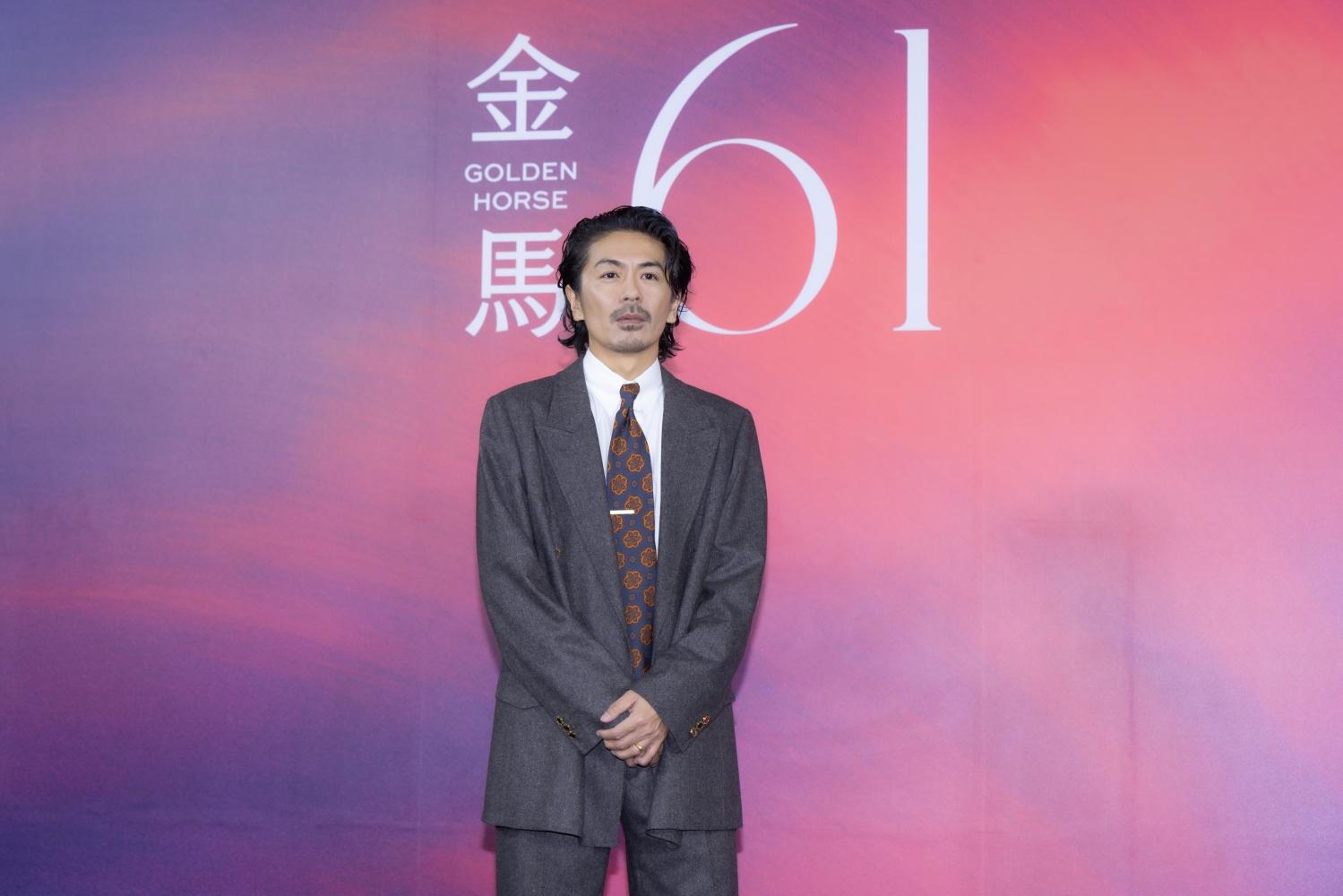 直擊/森田剛在信義區!近百粉絲冒雨看偶像 李杏當眾告白迷妹心│TVBS新聞網