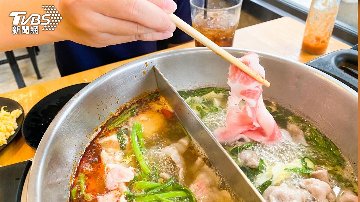 麻辣鍋、吃到飽都上榜!醫師警告吃火鍋7習慣超傷腎:3顆腎都不夠用(中獎公布) 天氣冷就想吃火鍋。(示意圖/shutterstock達志影像)