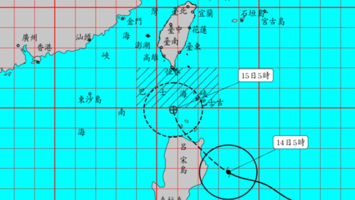 天兔颱風持續逼近台灣，甚至不排除會北上貫穿本島。（圖／翻攝自中央氣象署）