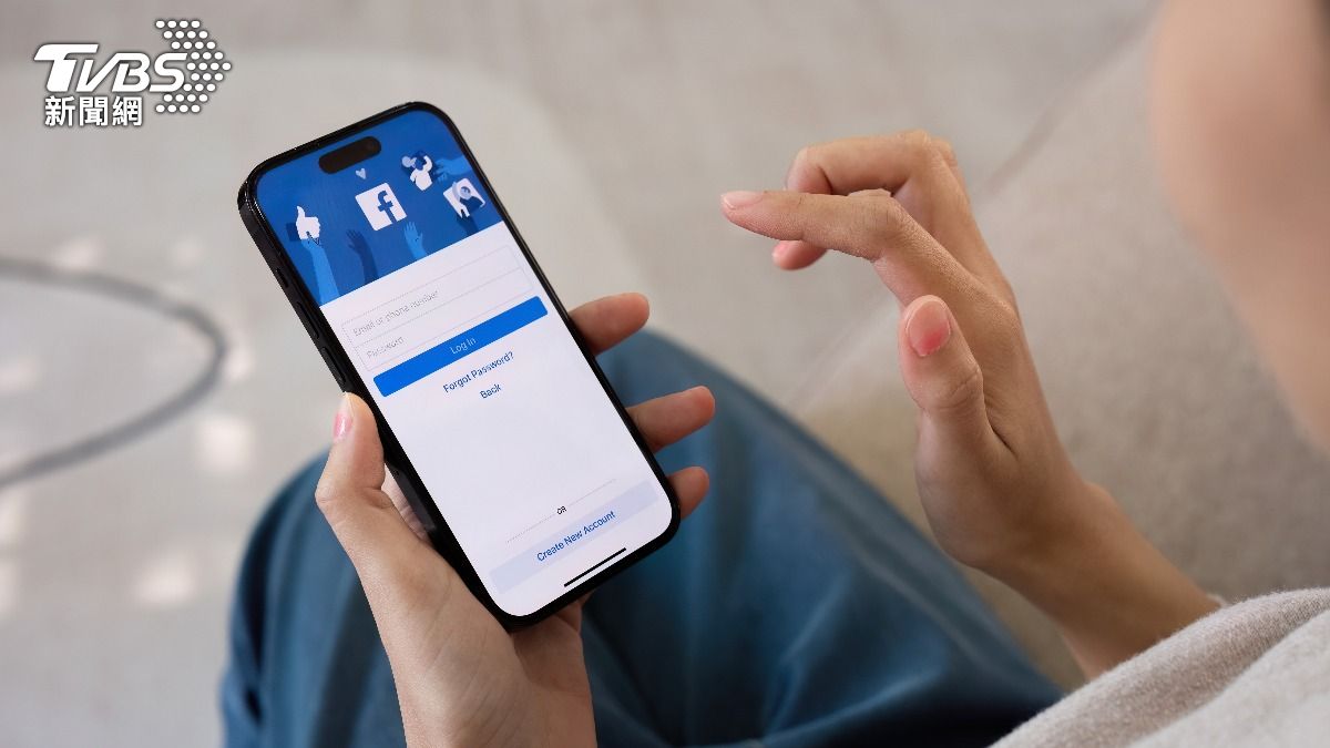部分網紅臉書粉專15日晚間突然遭到封鎖。（示意圖／Shutterstock達志影像）