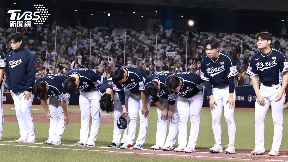 韓國隊二度領先仍敗給日本隊，球員表情落寞。（圖／黃城碩攝）