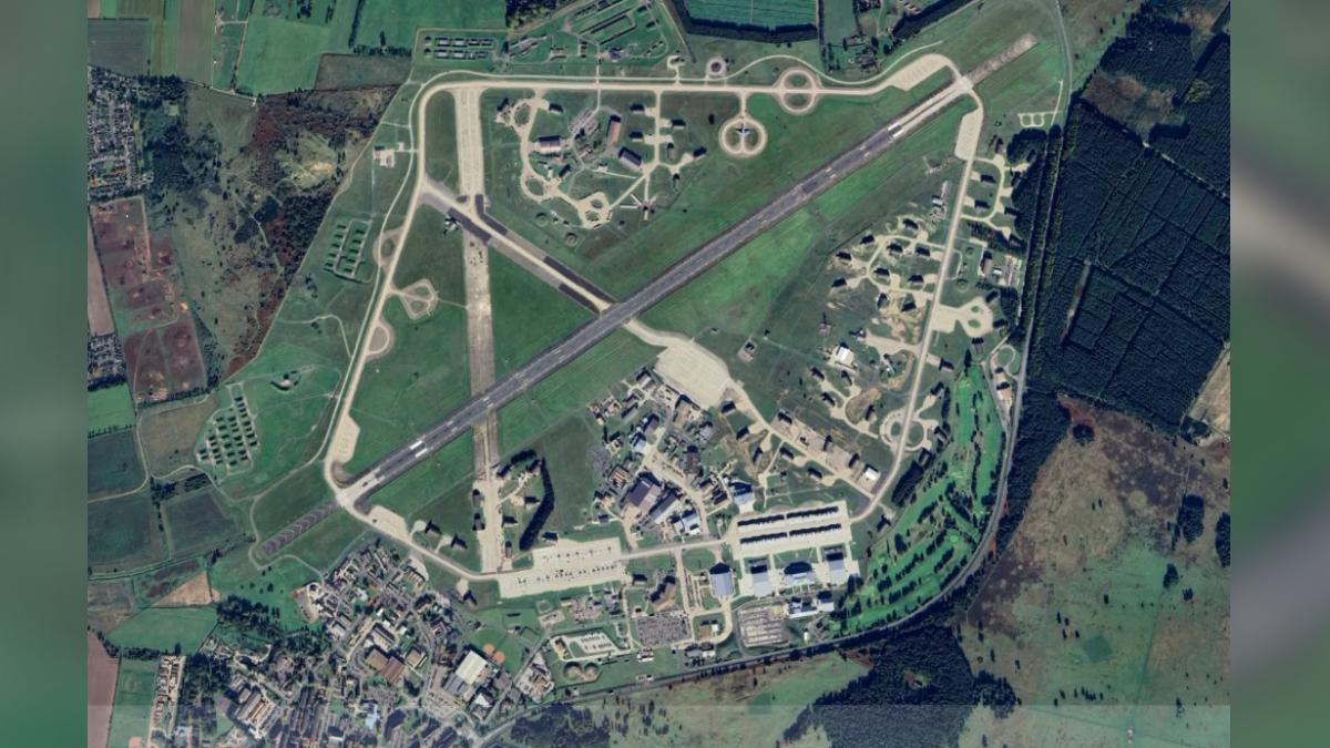 英國雷肯希斯皇家空軍基地（RAF Lakenheath）被無人機入侵。（圖／翻攝自 Google Earth）