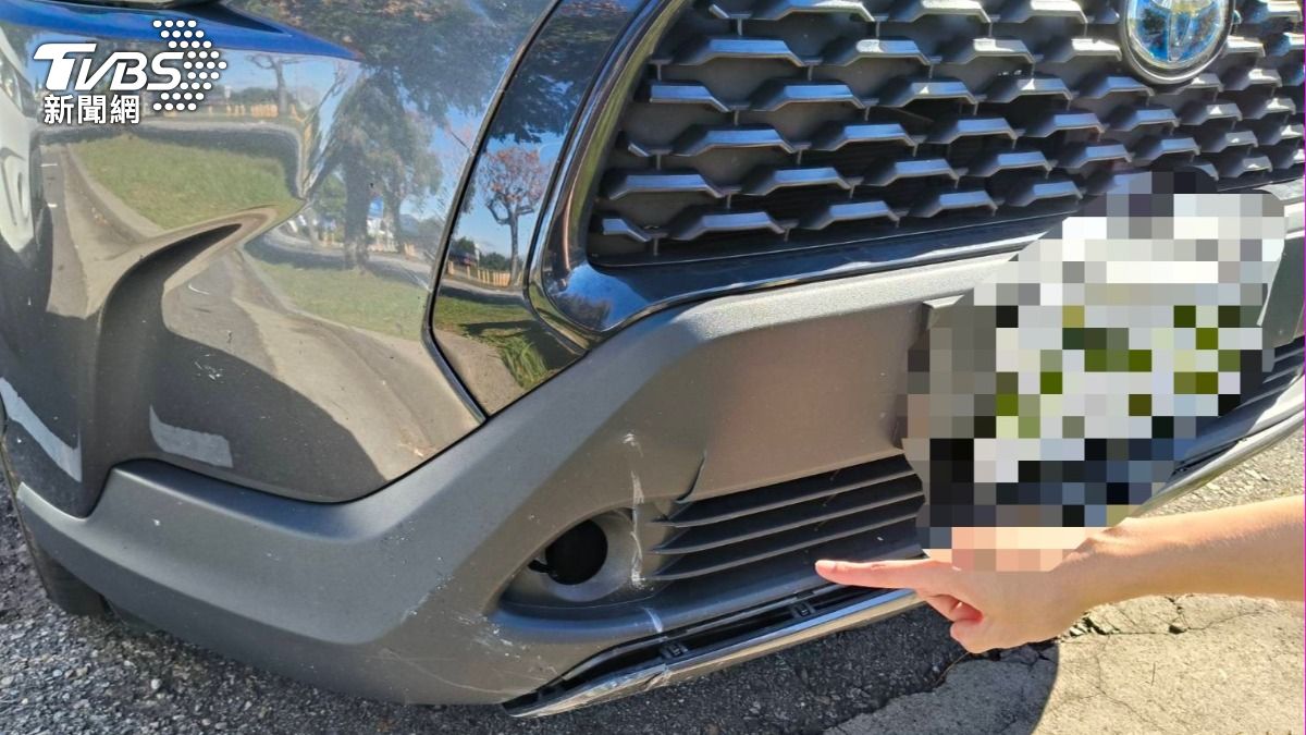休旅上有明顯擦痕。（圖／TVBS）