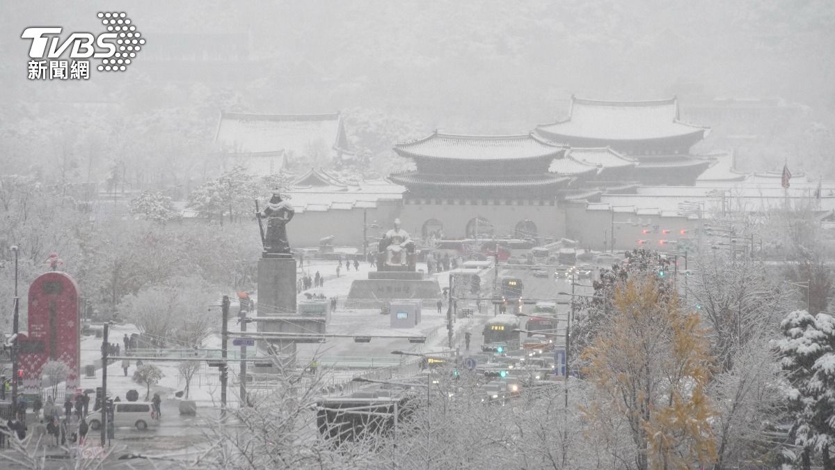 韓國降下破紀錄大雪。（圖／達志影像美聯社）