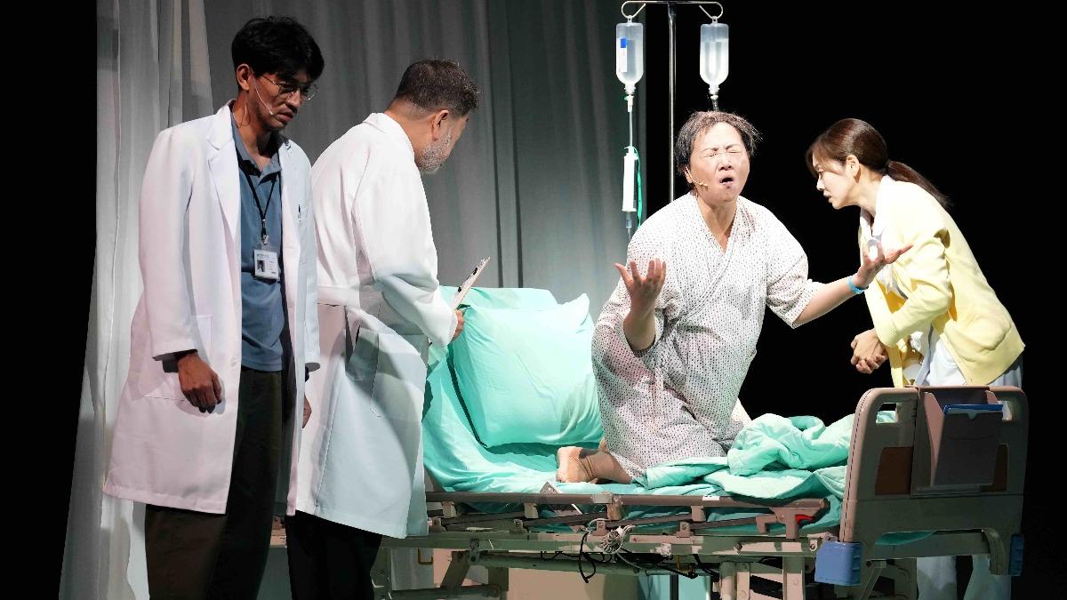 曾少宗（左起）、羅北安、王琄、張靜之8年後再度演出。（圖／綠光劇團提供）