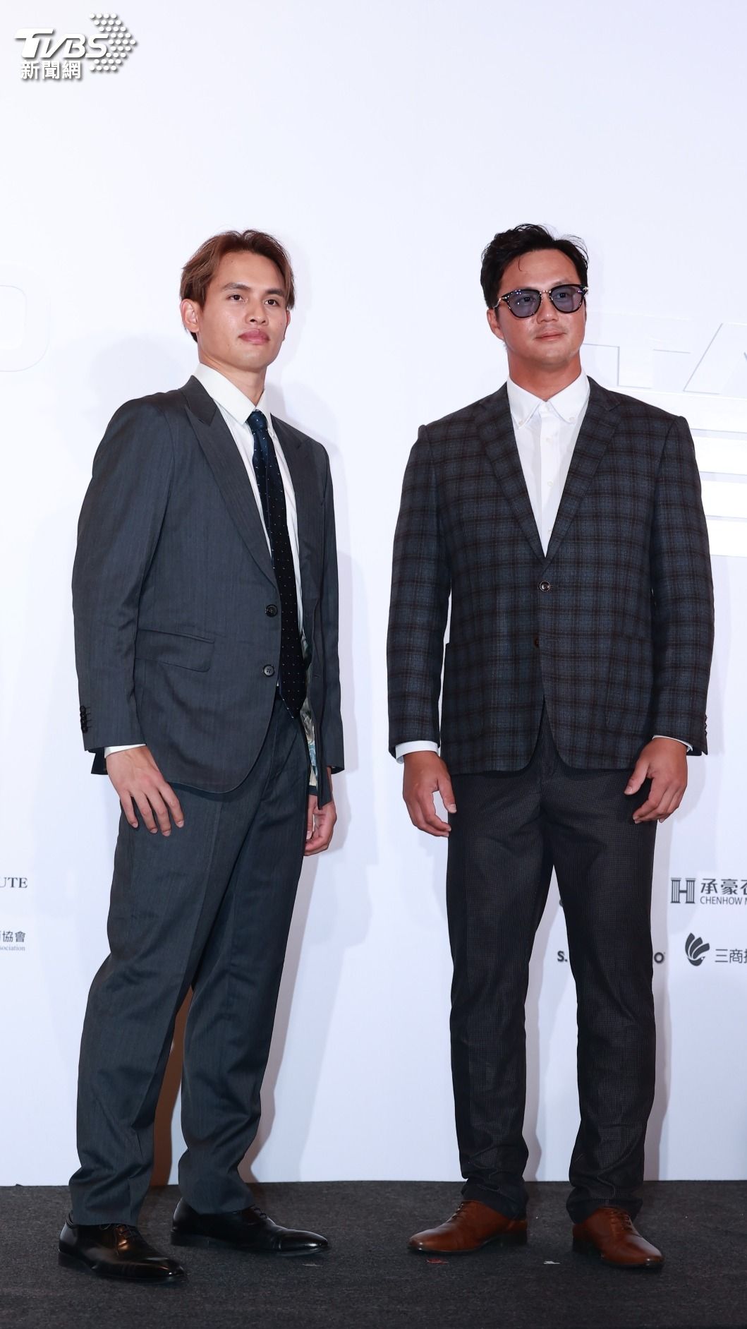張奕（左）、高國輝壓軸走紅毯。（圖／黃城碩攝）