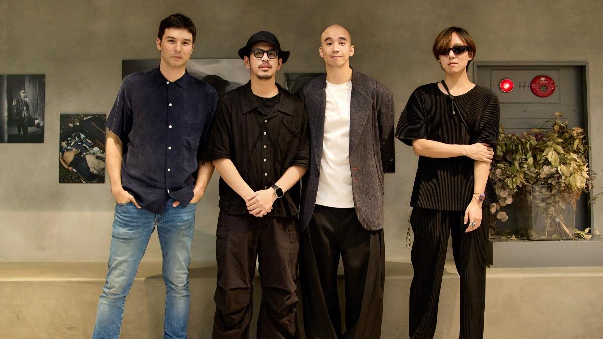 沈安(右二)日前在北美館舉辦聽歌會,鳳小岳(左起)、導演章郡以及邱比現身力挺。(圖/沈分工作室提供)