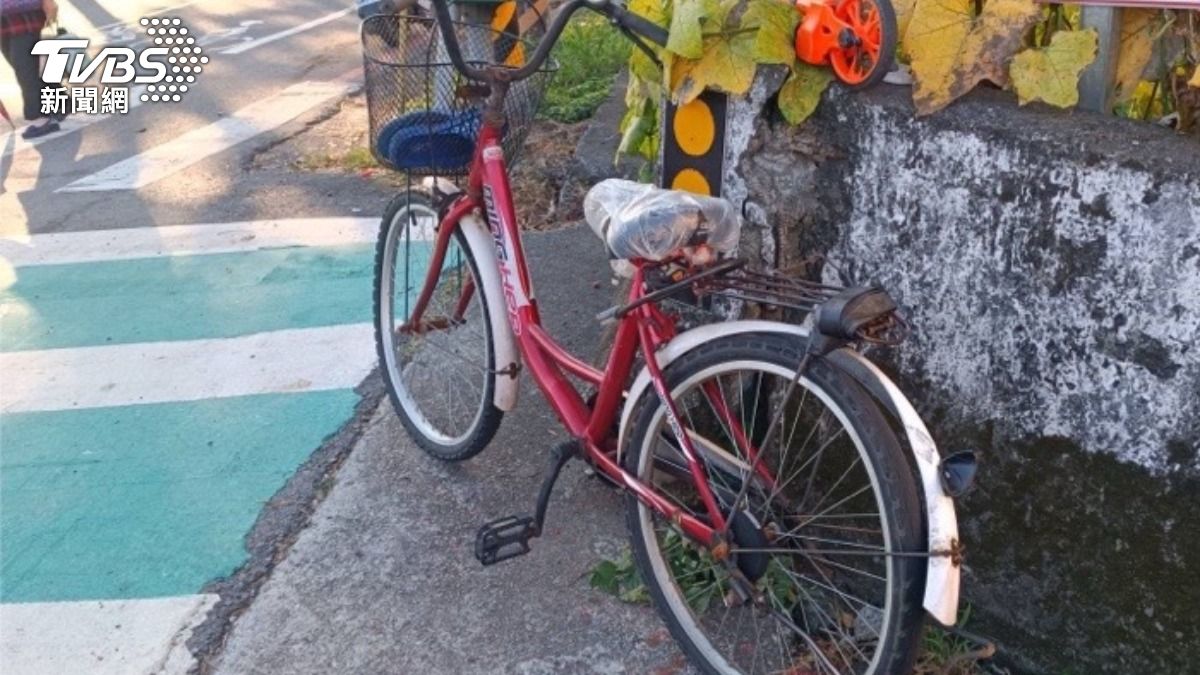 自行車騎士卓男頭部外傷。（圖／TVBS）