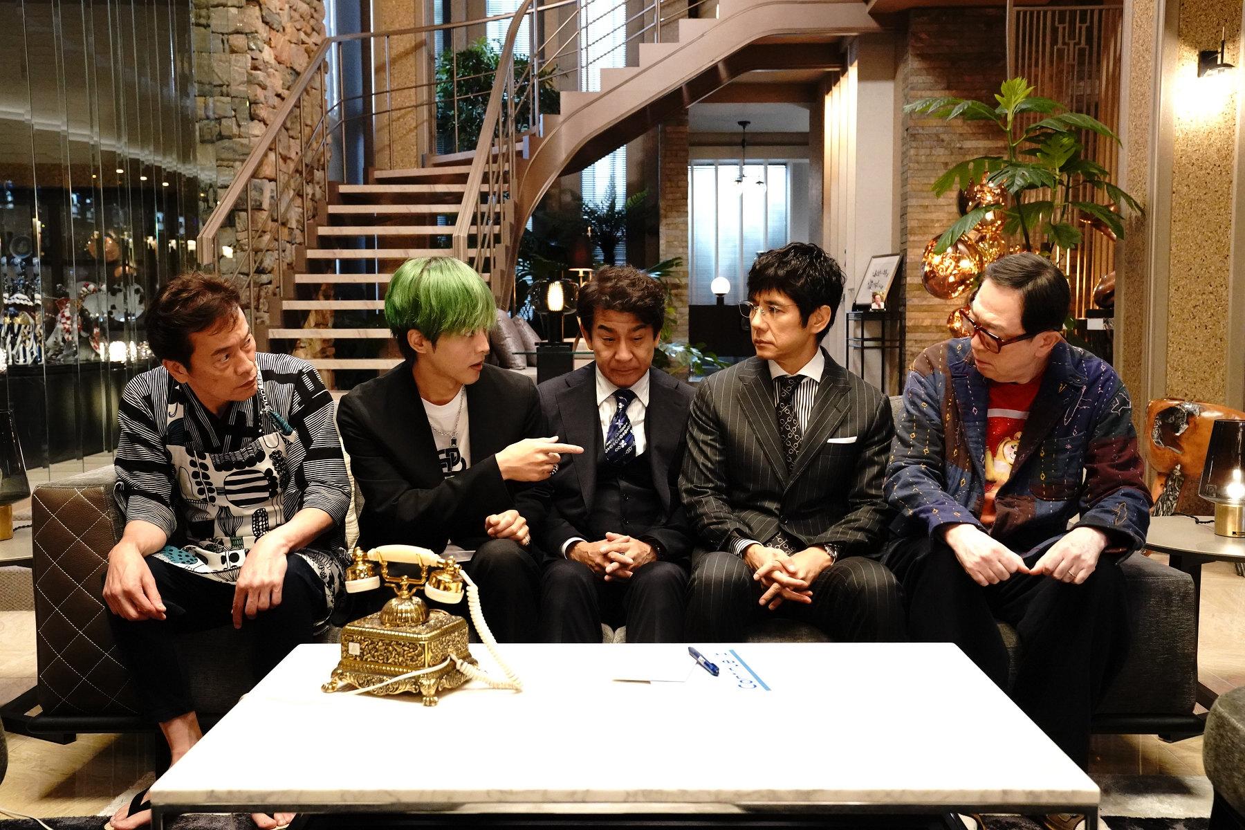 遠藤憲一、松坂桃李、小林隆、西島秀俊、坂東彌十郎（左起）共同演出女主角的丈夫們。（圖／采昌國際多媒體提供）