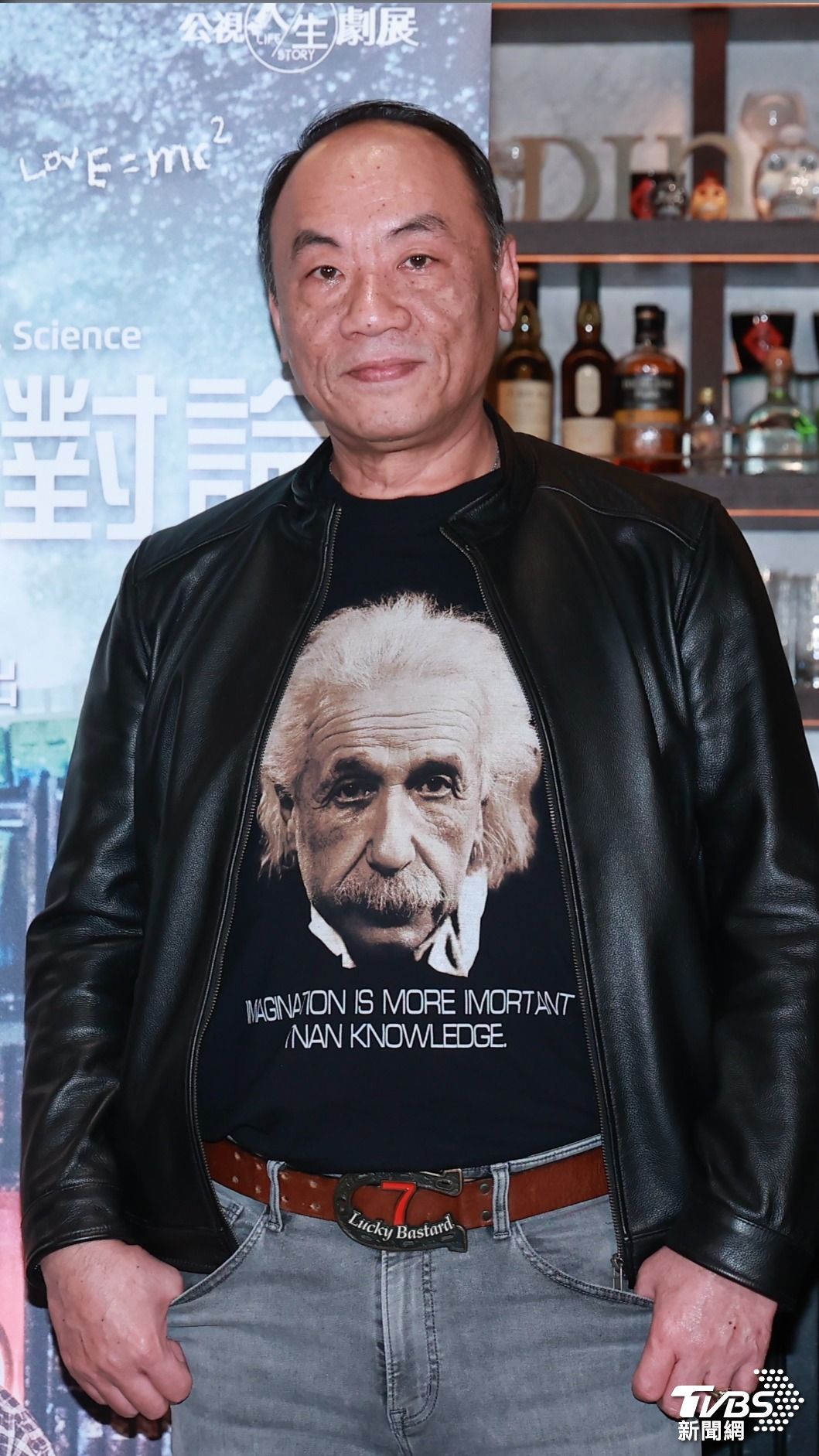 王自強背部全裸。（圖／黃城碩攝）