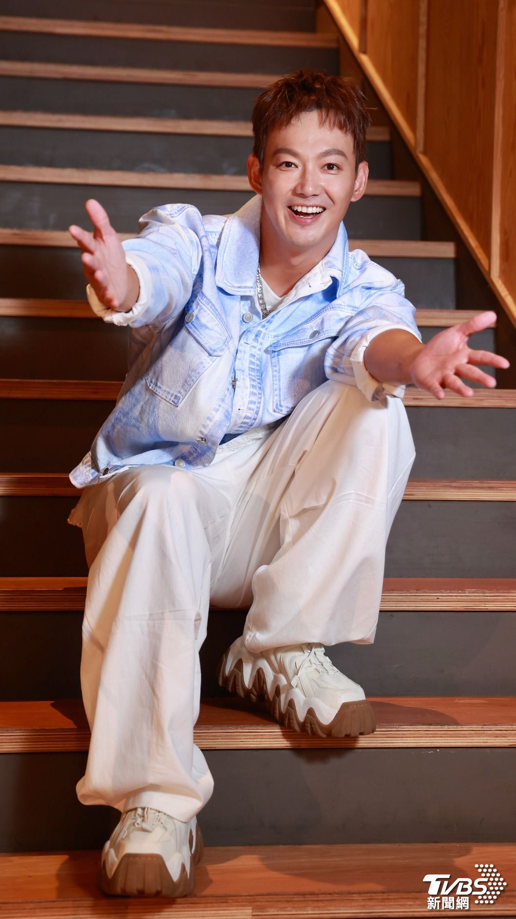 威廉擔心自己身材和成員相比較胖。（圖／黃城碩攝）