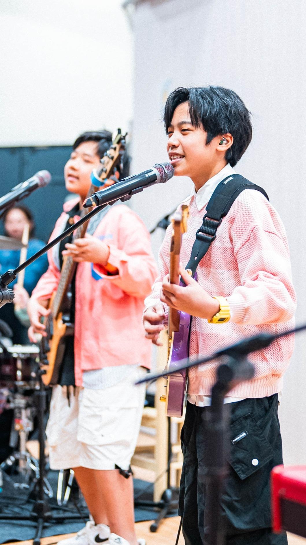 J HALL樂團成員年紀雖然小，但演出相當成熟穩重。（圖／大賞門文化提供）