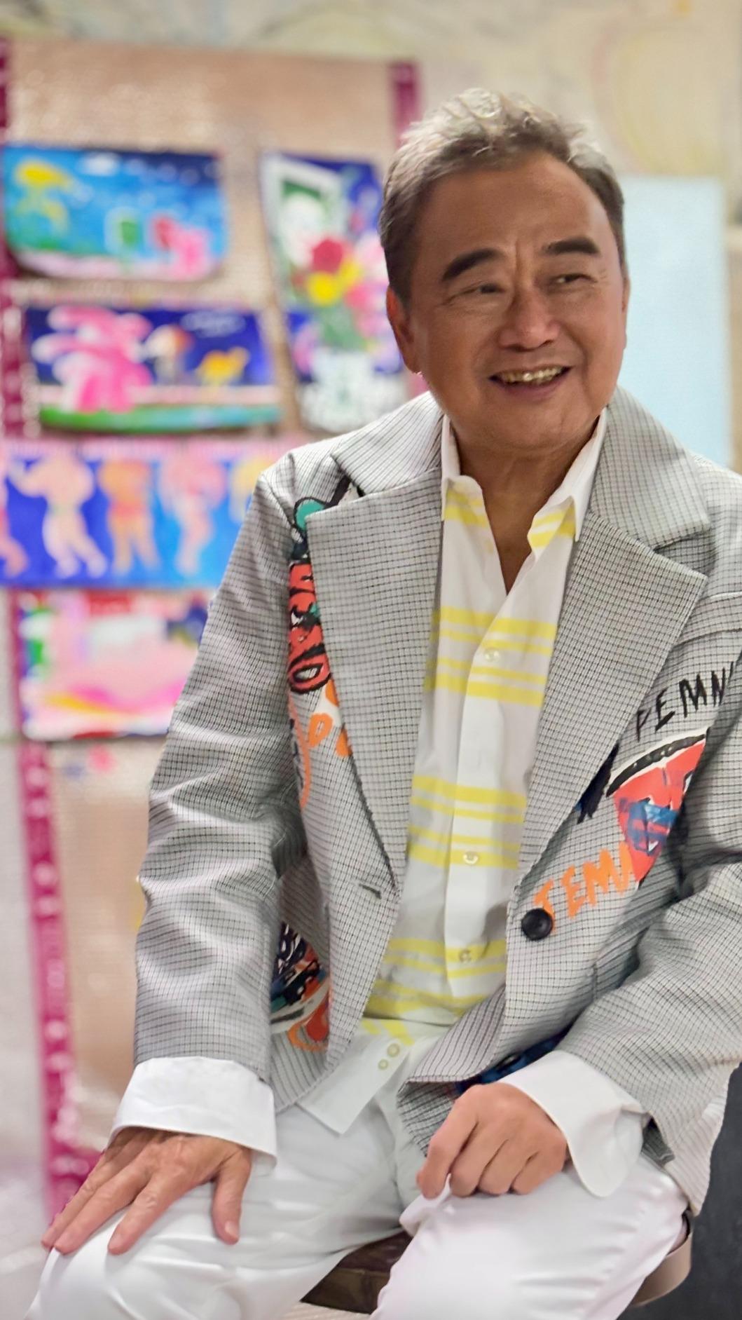 陳昇舉辦畫展，展出自己今年18幅畫作。（圖／新樂園製作提供）