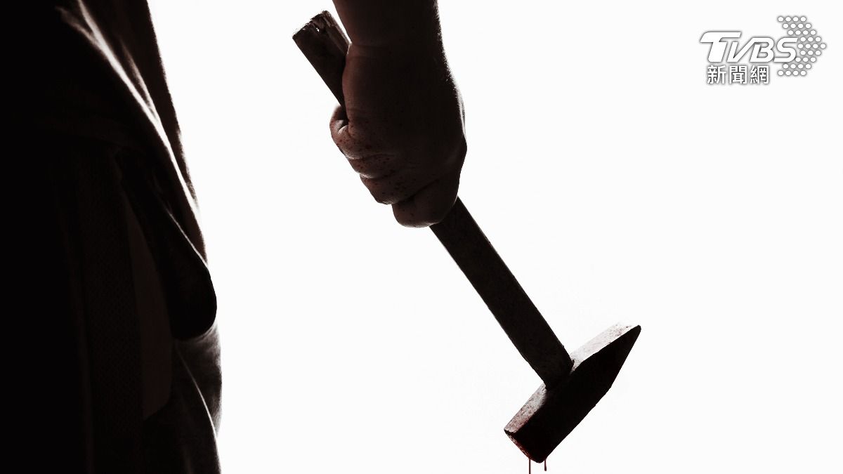 不滿鄰居太吵!他怒「狂敲鐵鎚397次」反制慘了 遭判六月