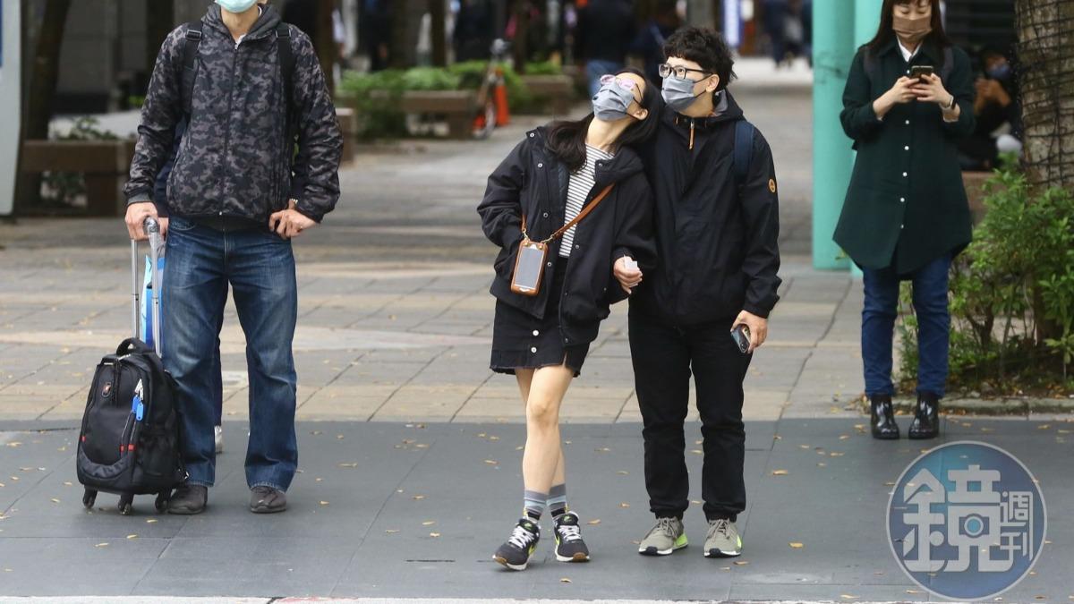 中央氣象署與氣象粉專均說明週三有冷氣團南下，週末有另一波冷空氣襲擊。（圖／鏡週刊資料照）