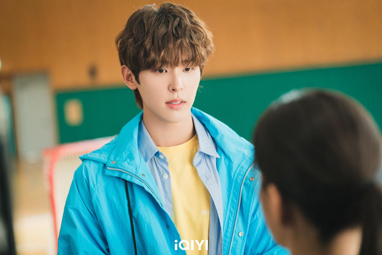 李施優飾演的「孔文洙」是獨木高中體育科教育實習生。(圖/iQIYI愛奇藝國際版提供)