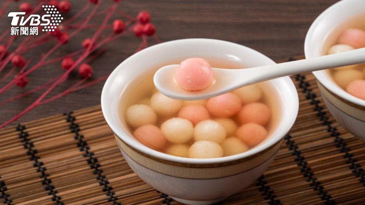不論有沒有餡料，湯圓都是糯米製成，不宜多吃。（示意圖／shutterstock達志影像）