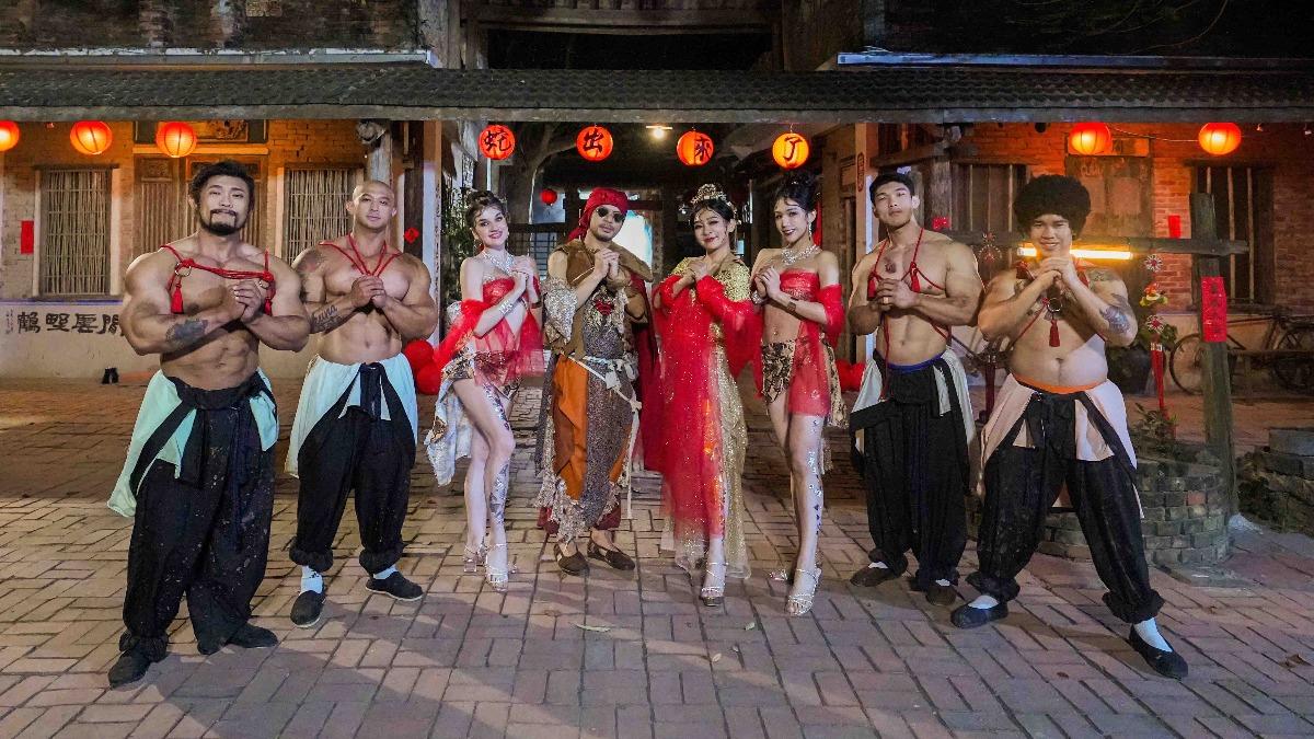 黃明志和王彩樺攜手力作，讓大批粉絲笑到噴淚。（圖／亞洲通文創提供）