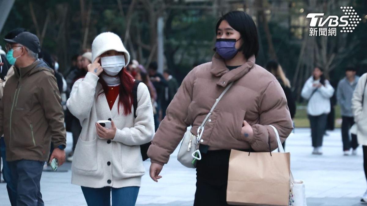 本週全台濕冷，低溫大多落在13至18度。（圖／黃城碩攝）