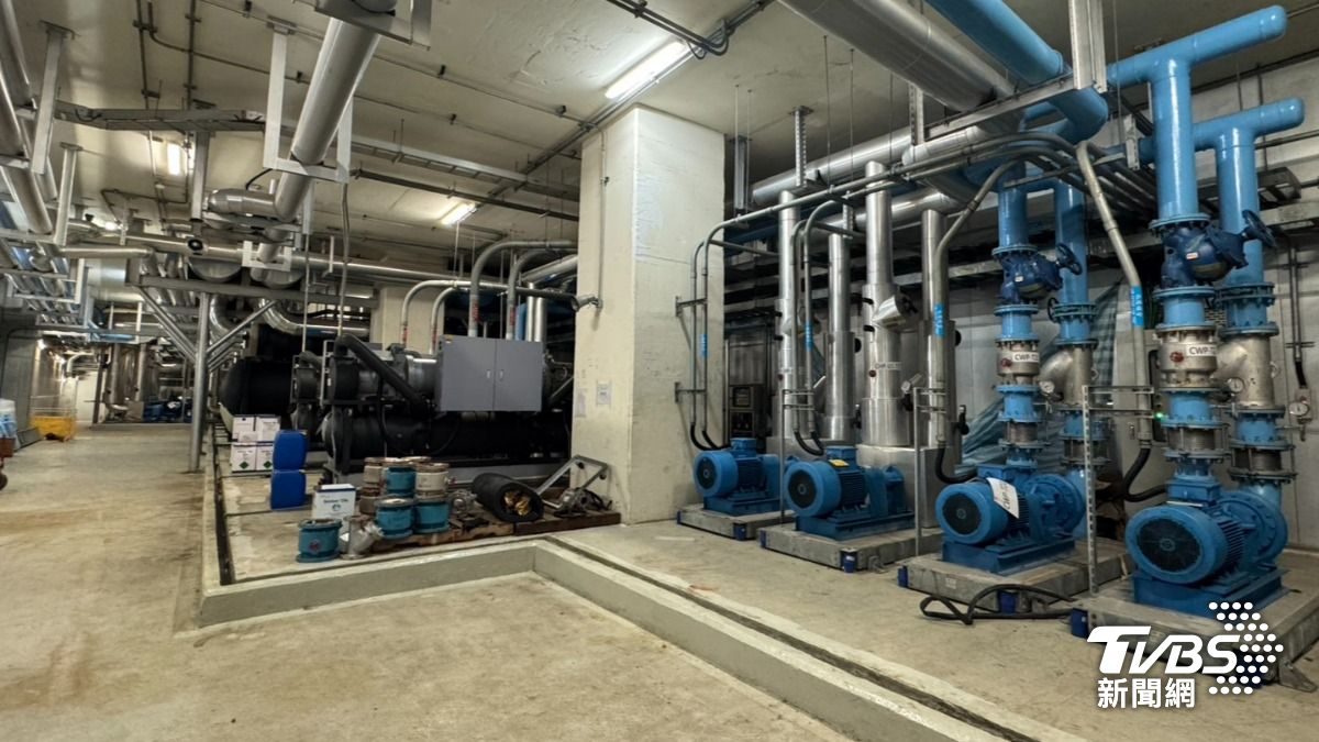 4台冰水主機交替運轉。（圖／林雅婷攝）