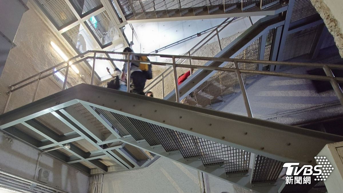 被台鐵暱稱「9又4分之3月台」神密通道也首度曝光 。（圖／林雅婷攝）