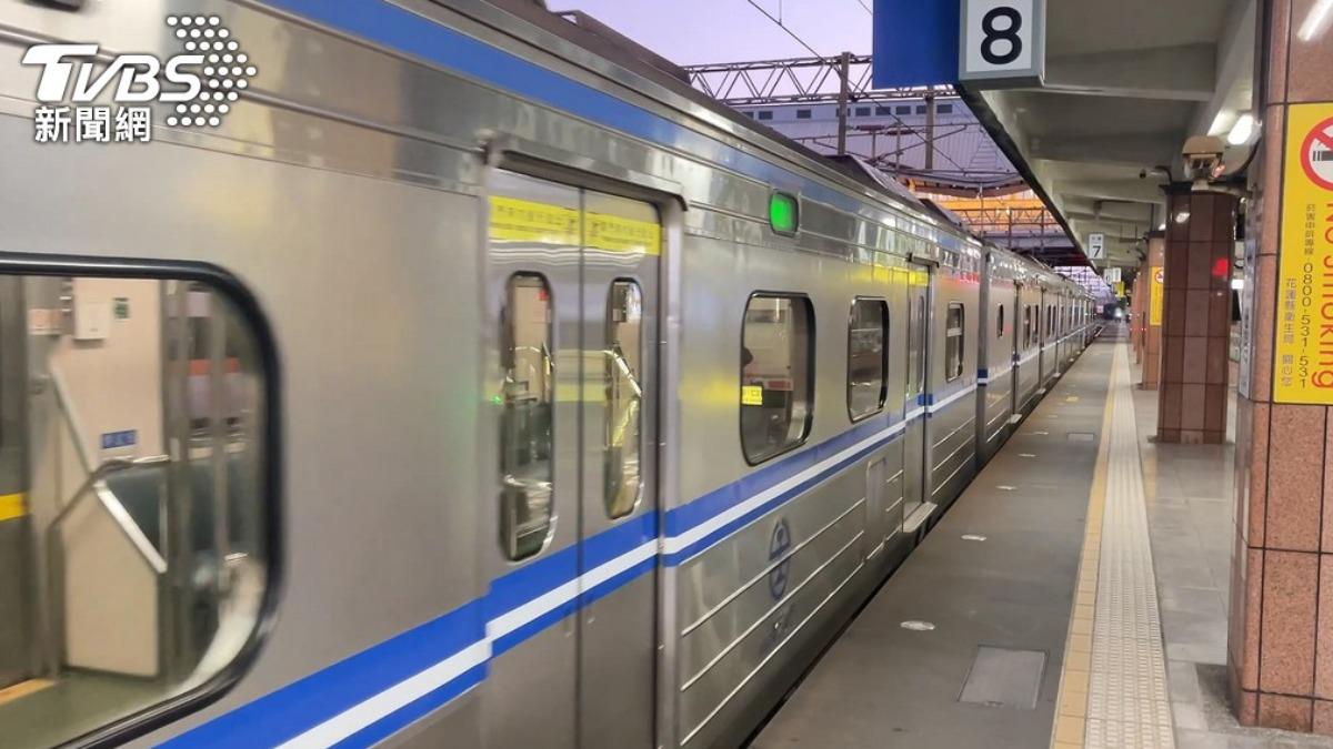 Taiwan considers more trains for commuter, holiday demand (TVBS News) Taiwan considers more trains for commuter, holiday demand
