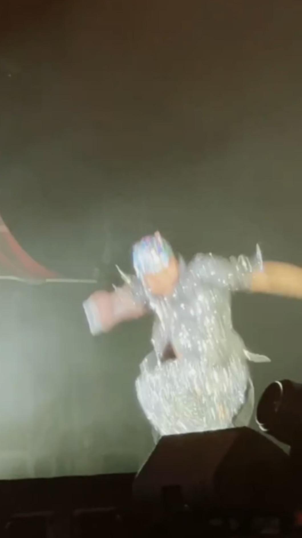 郭富城跌落舞台。（圖／讀者提供）