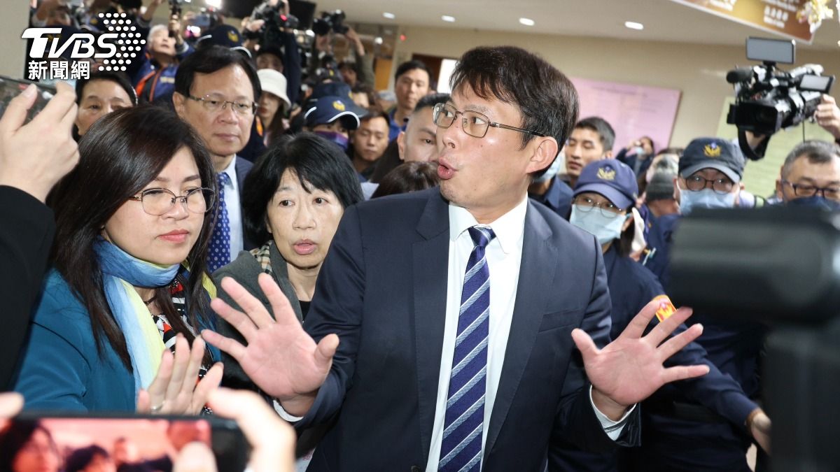 柯文哲7000萬,柯文哲電子腳鐐,柯文哲交保金,黃國昌3000萬,柯文哲保釋金,黃國昌財產申報,黃國昌妻子高翔,北檢抗告成功,陳佩琪,柯文哲羈押
