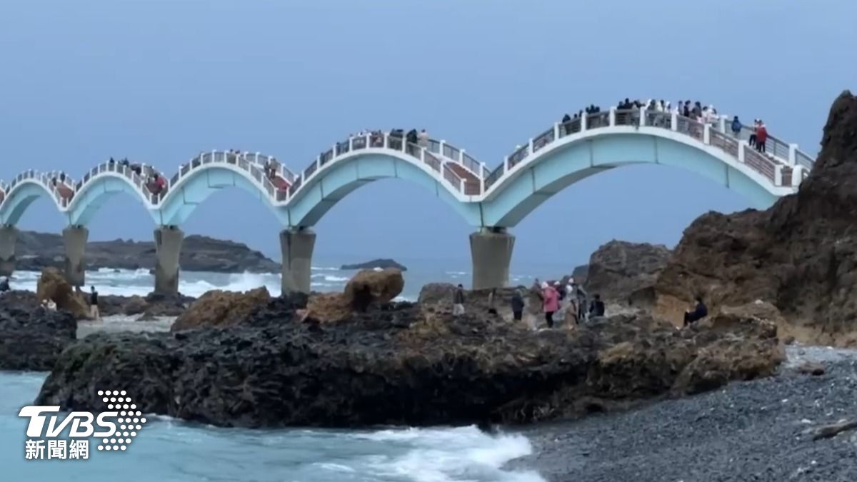 台東三仙台一直是迎接新年第一道曙光聖地。（圖／TVBS）