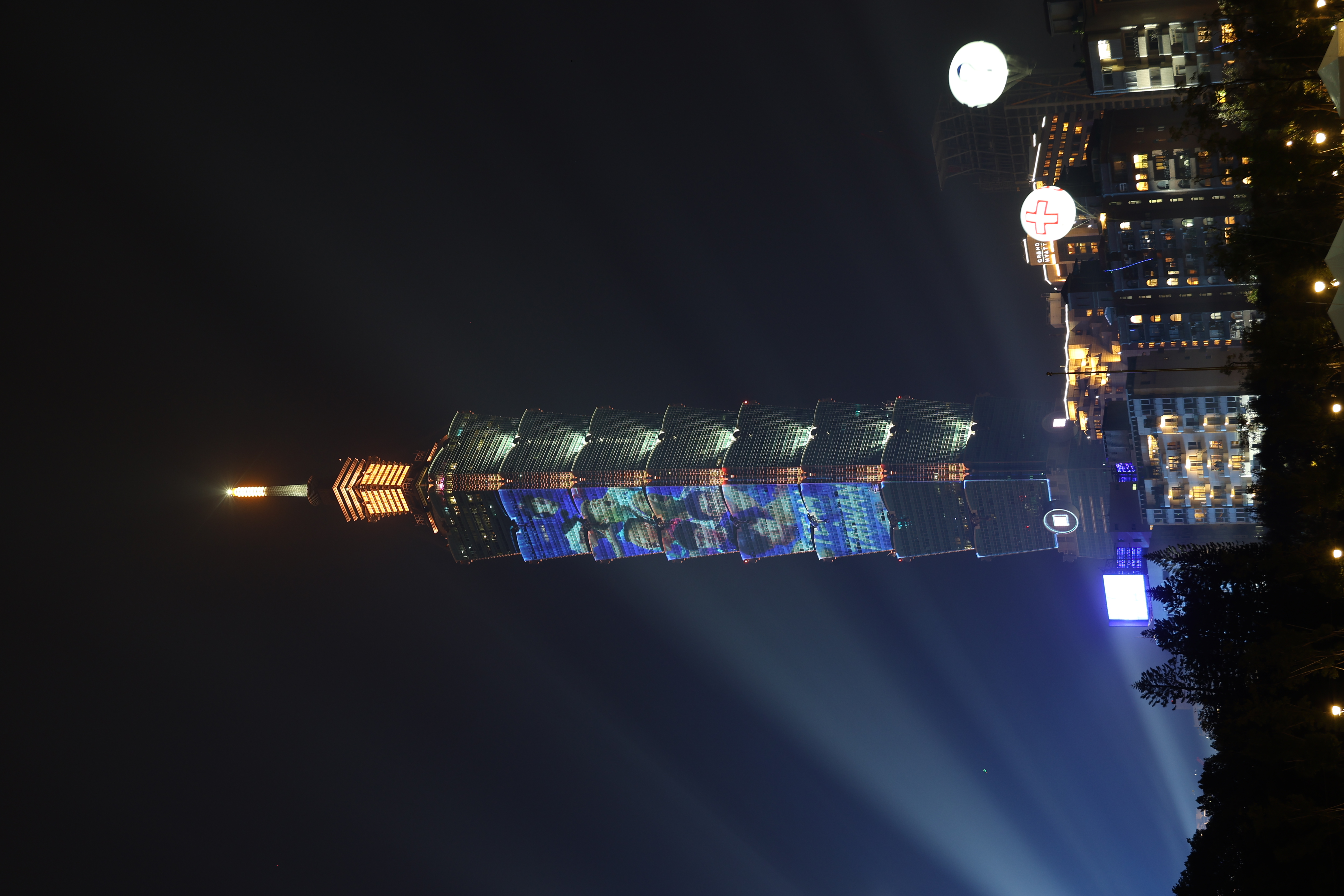 台北101光雕秀。（圖／張哲鳴攝）