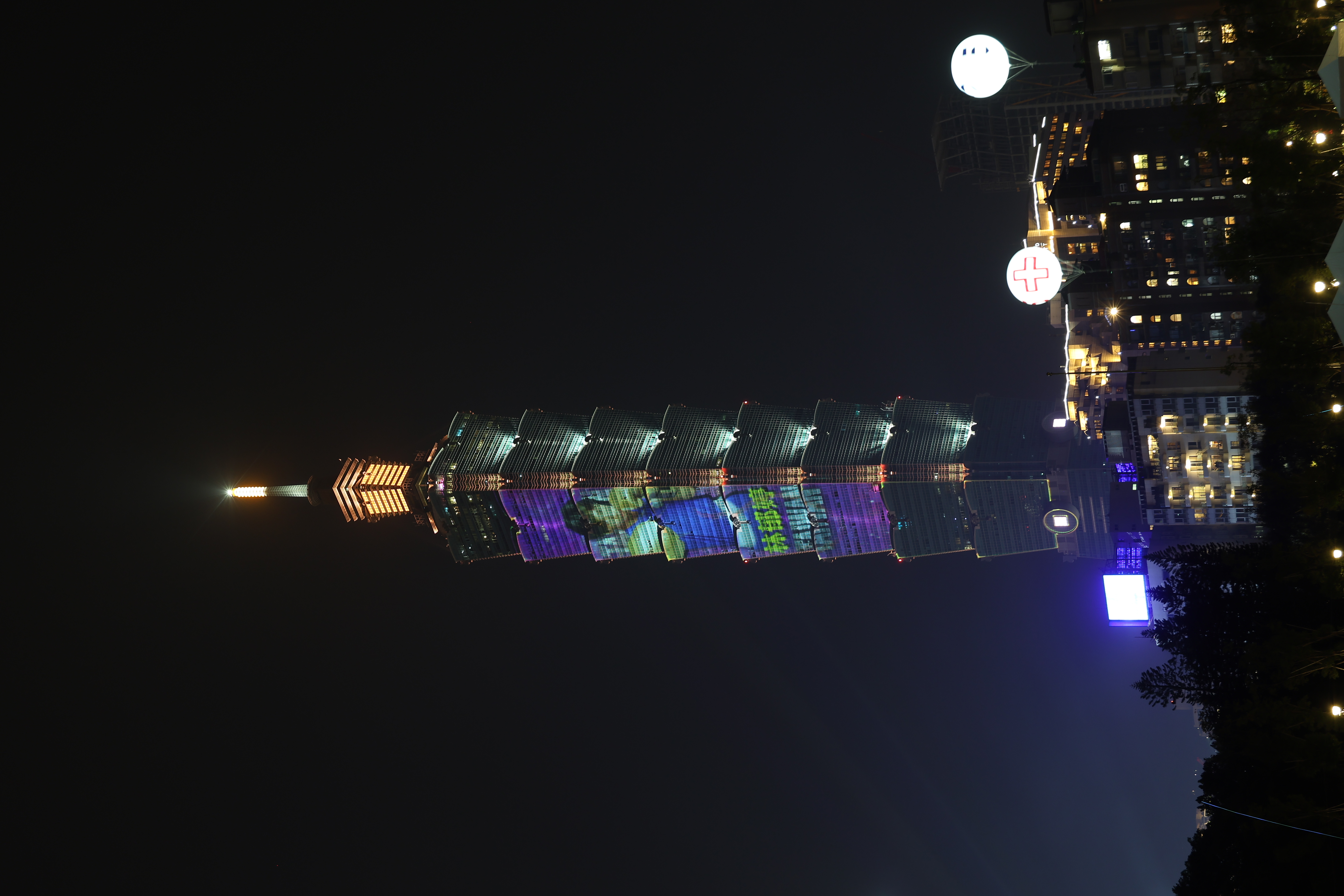 台北101光雕秀。（圖／張哲鳴攝）