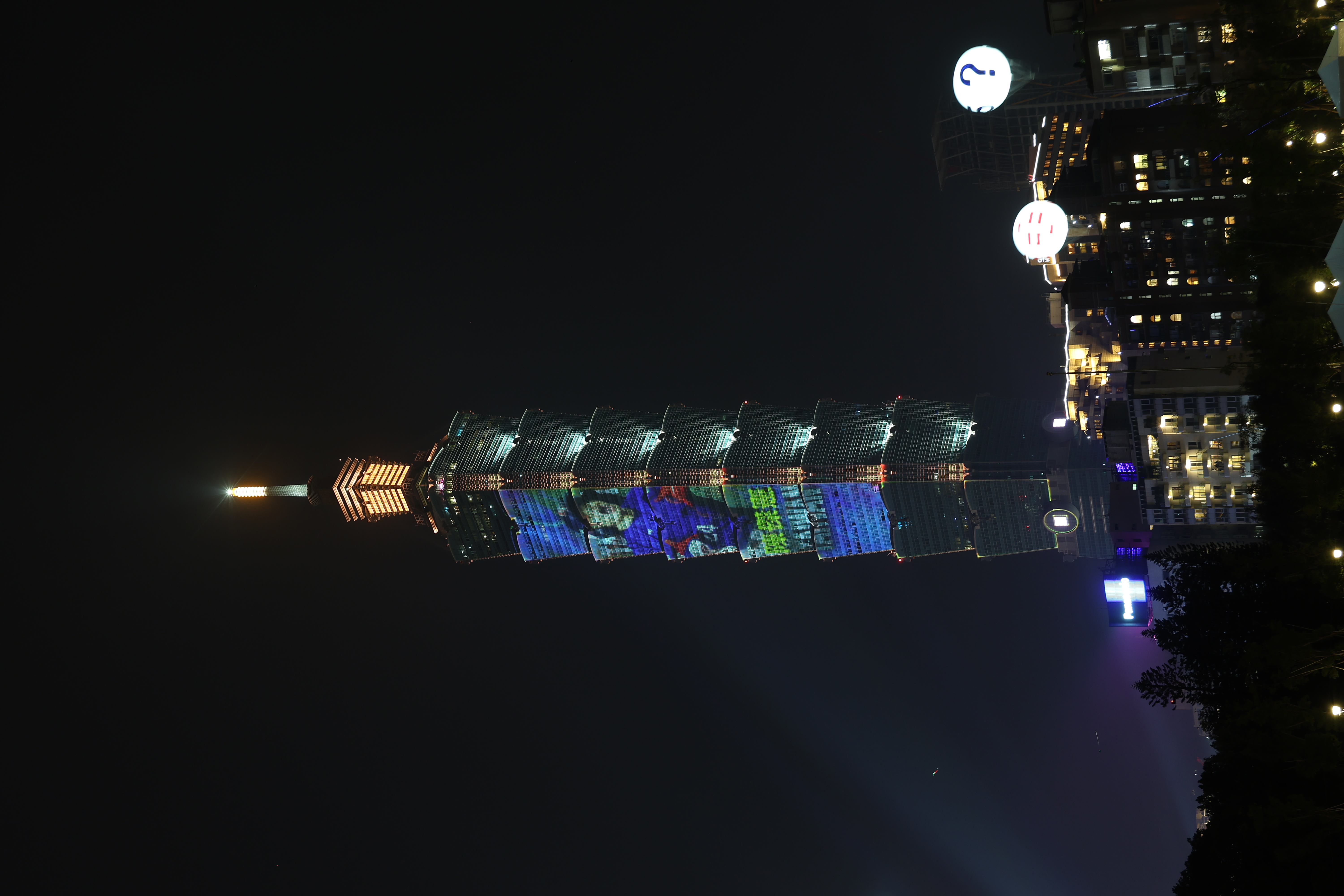 台北101光雕秀。（圖／張哲鳴攝）