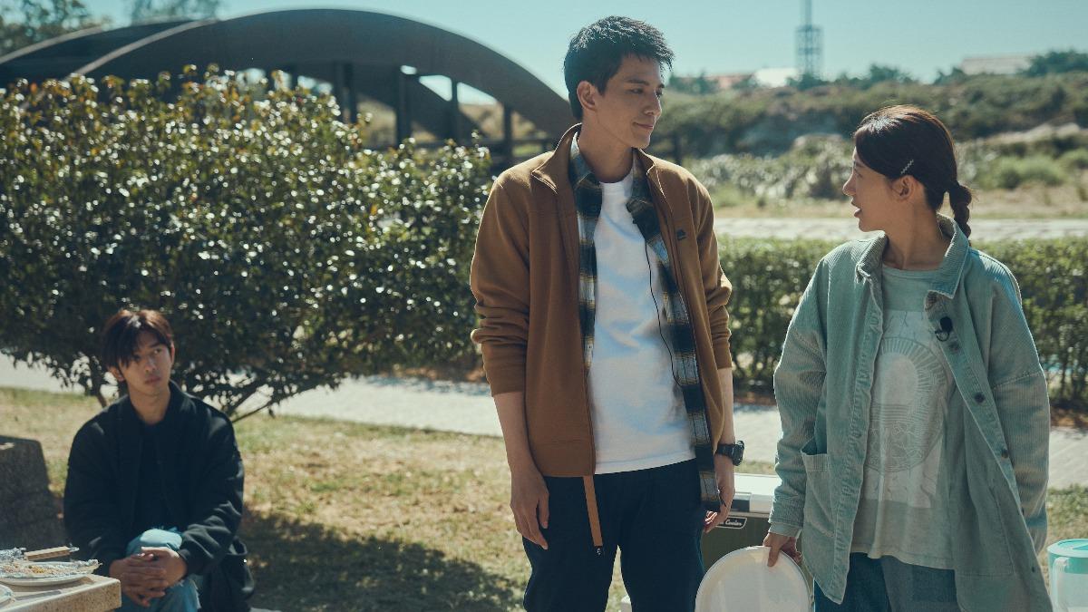 林柏叡（中）在錄影期間直接向郭雪芙（右）告白，陳柏霖全看在眼裡。（圖／大川大立提供）