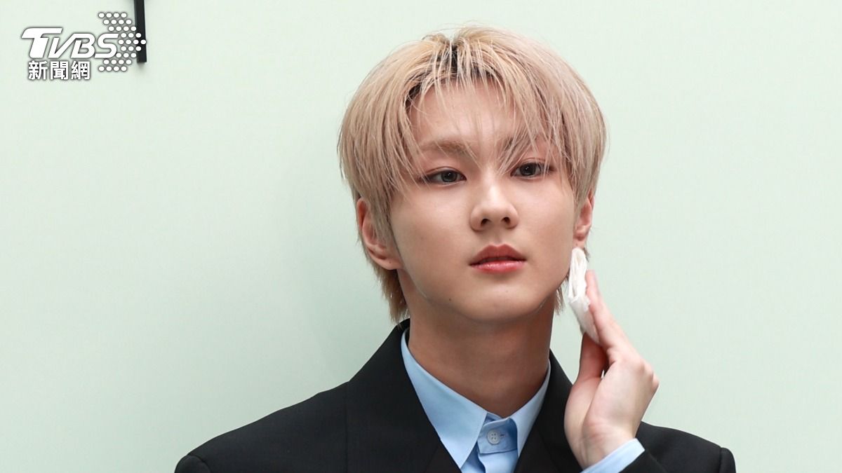 梁禎元擦汗動作優雅。（圖／黃城碩攝）